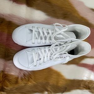 Only worn once chuck taylor converse